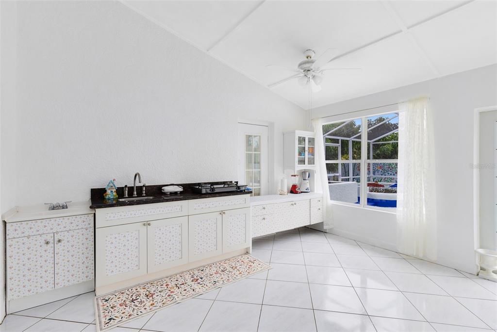 For Sale: $575,000 (4 beds, 2 baths, 2291 Square Feet)