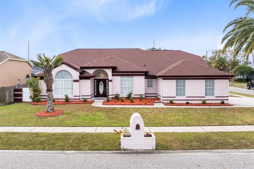 For Sale: $575,000 (4 beds, 2 baths, 2291 Square Feet)