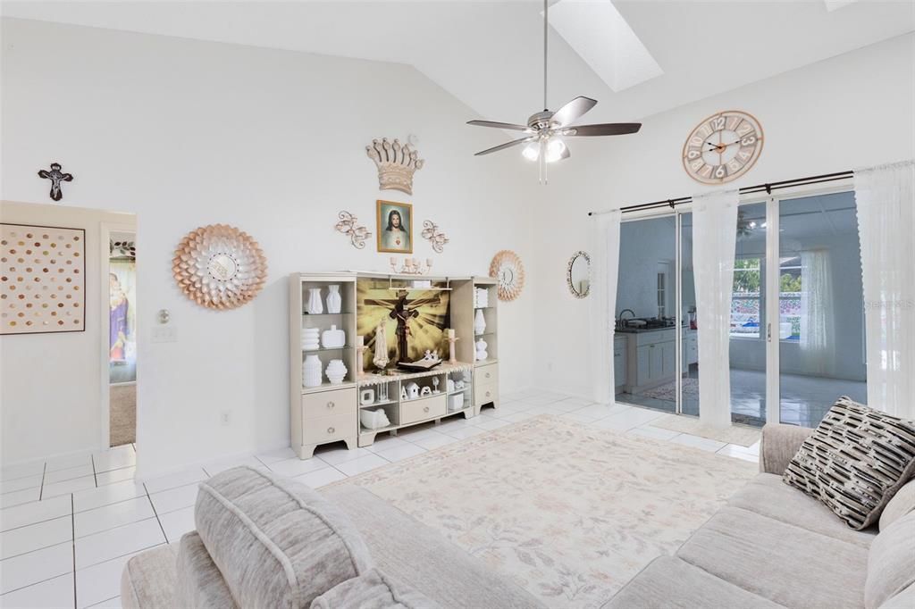 For Sale: $575,000 (4 beds, 2 baths, 2291 Square Feet)