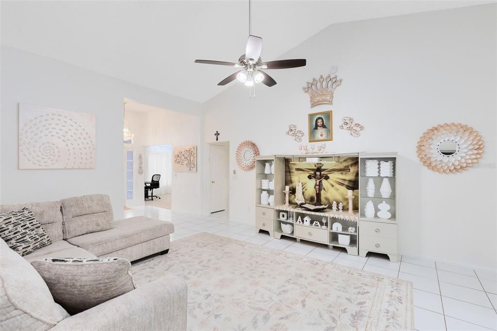 For Sale: $575,000 (4 beds, 2 baths, 2291 Square Feet)