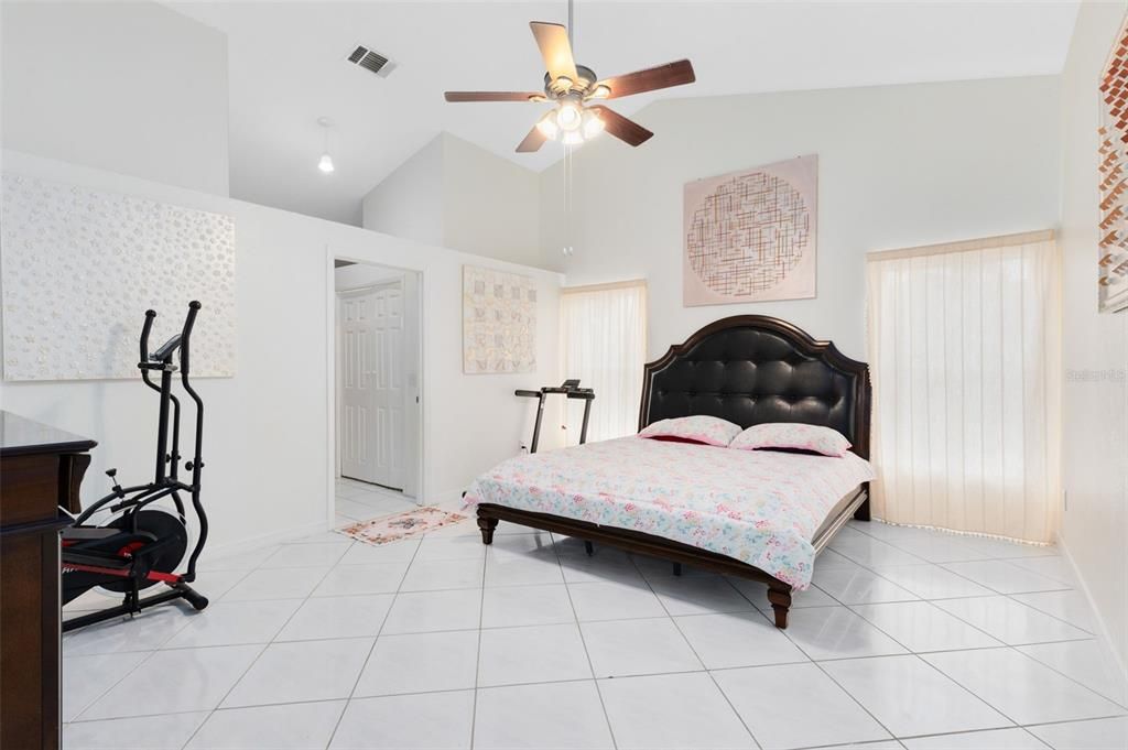 For Sale: $575,000 (4 beds, 2 baths, 2291 Square Feet)