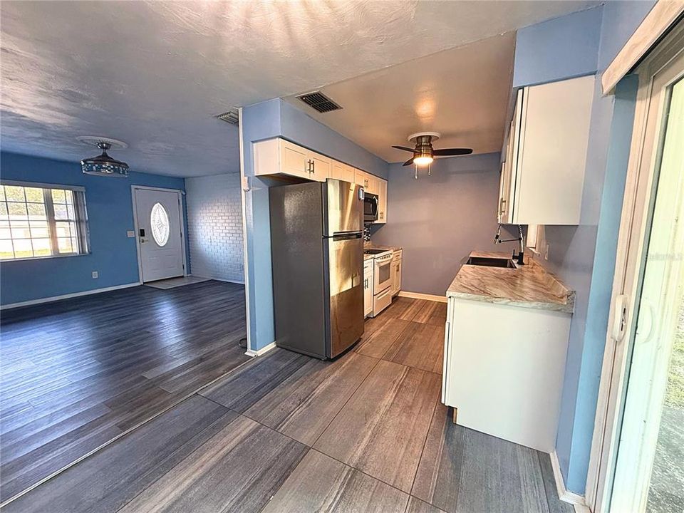 For Sale: $238,000 (3 beds, 1 baths, 1000 Square Feet)
