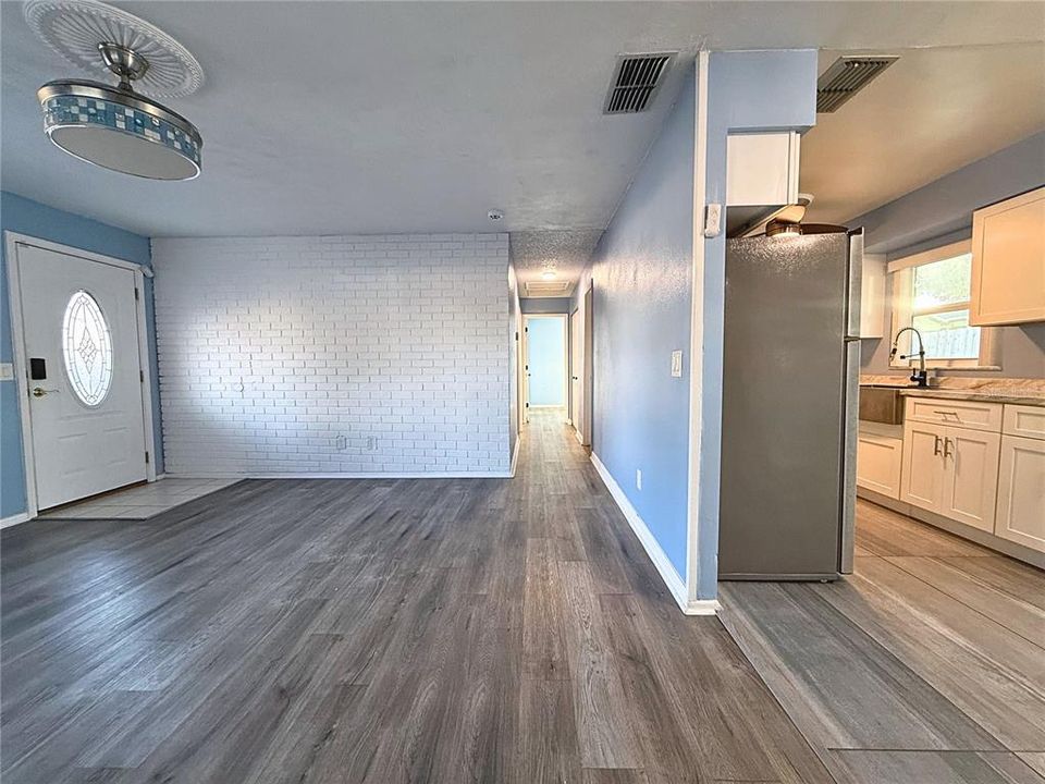 For Sale: $238,000 (3 beds, 1 baths, 1000 Square Feet)