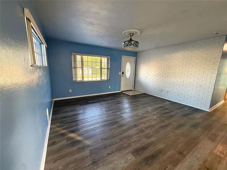 For Sale: $238,000 (3 beds, 1 baths, 1000 Square Feet)