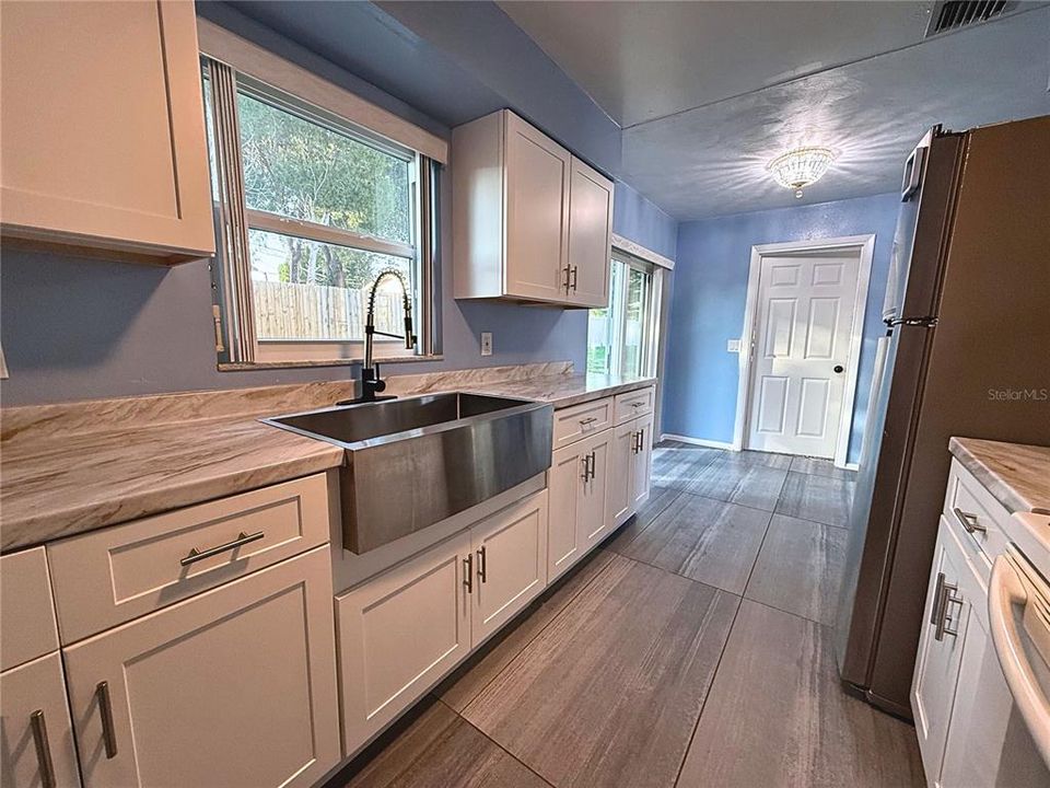 For Sale: $238,000 (3 beds, 1 baths, 1000 Square Feet)