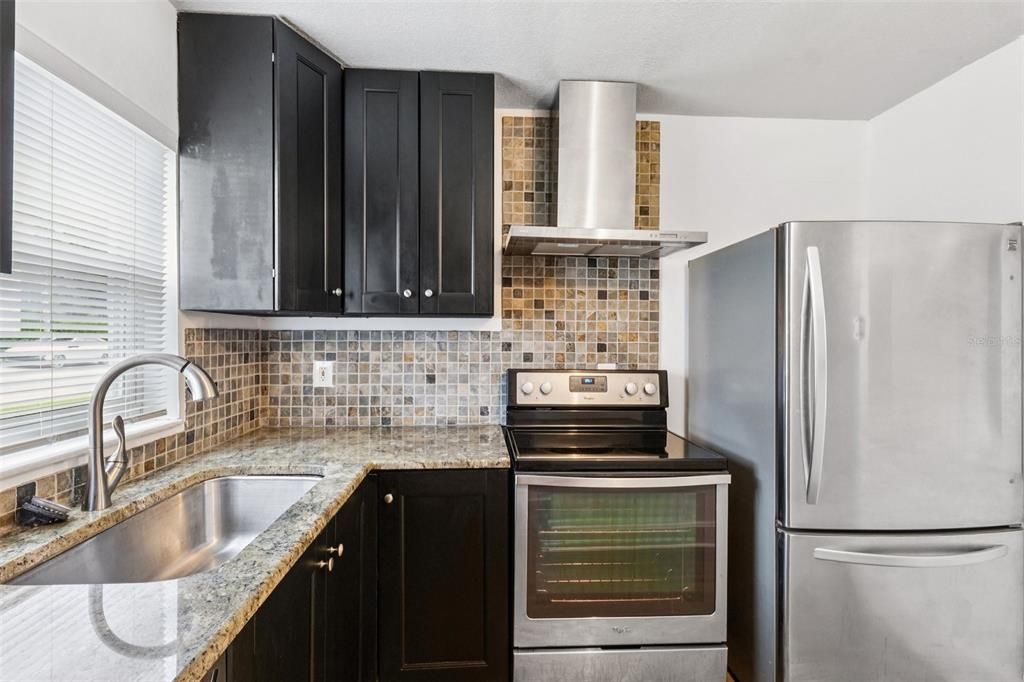 For Rent: $1,600 (2 beds, 1 baths, 1088 Square Feet)