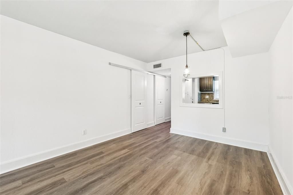 For Rent: $1,600 (2 beds, 1 baths, 1088 Square Feet)