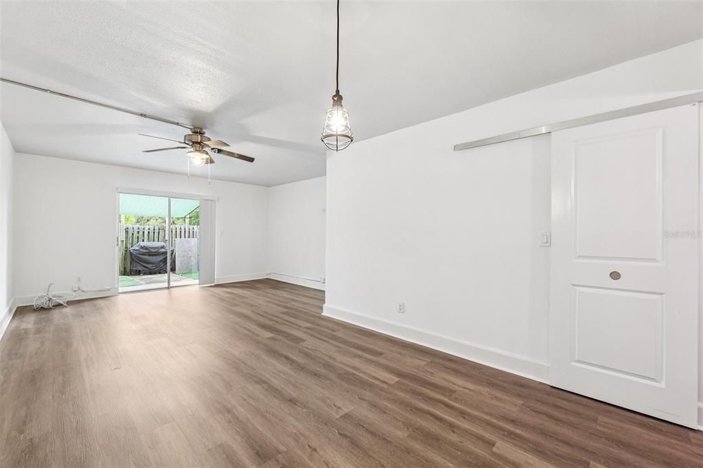 For Rent: $1,600 (2 beds, 1 baths, 1088 Square Feet)