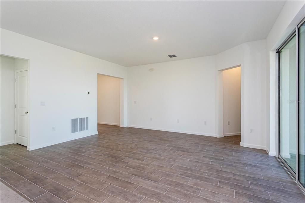 待售: $334,990 (4 贝兹, 2 浴室, 1758 平方英尺)