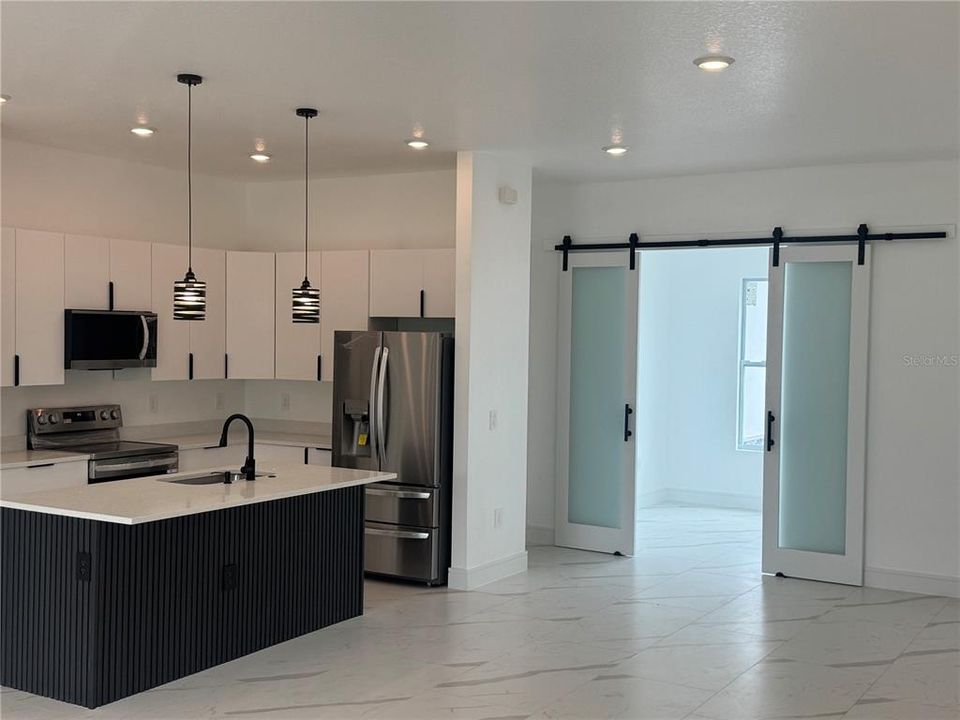 En Venta: $360,000 (4 camas, 2 baños, 1813 Pies cuadrados)