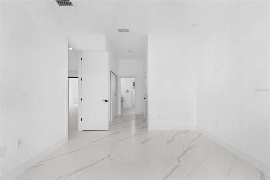 En Venta: $360,000 (4 camas, 2 baños, 1813 Pies cuadrados)