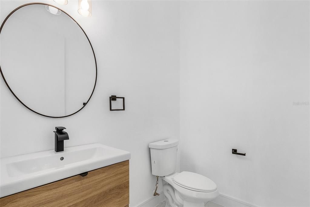 En Venta: $360,000 (4 camas, 2 baños, 1813 Pies cuadrados)