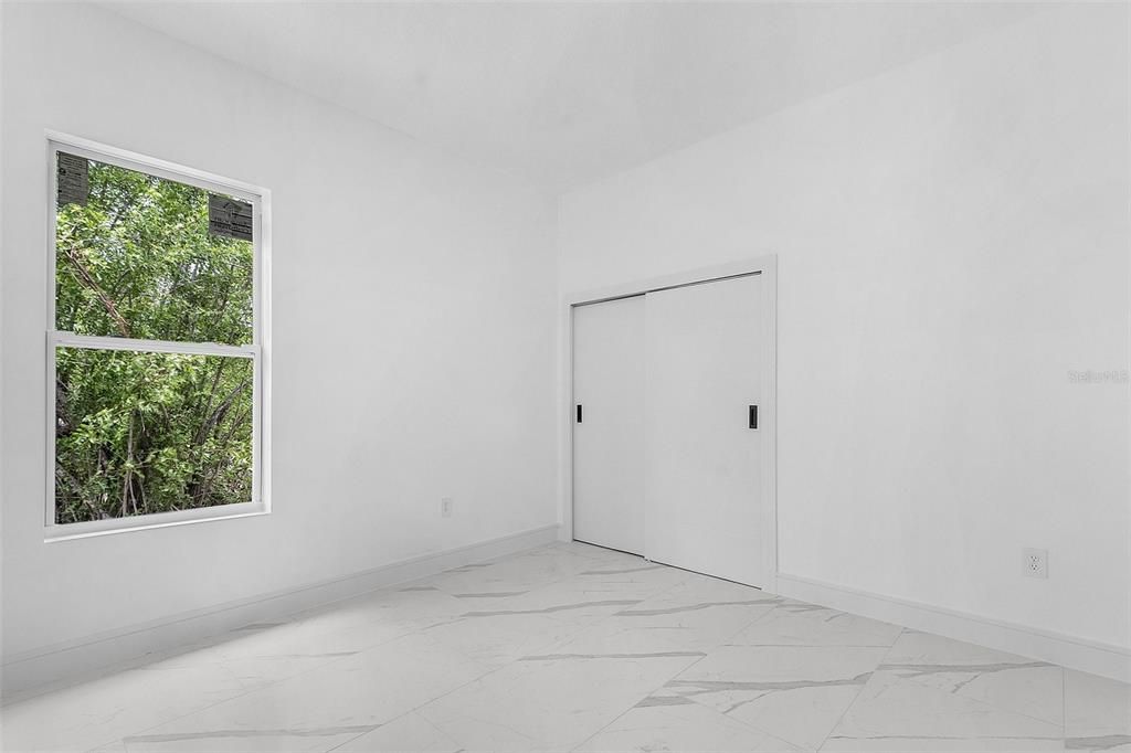 En Venta: $360,000 (4 camas, 2 baños, 1813 Pies cuadrados)