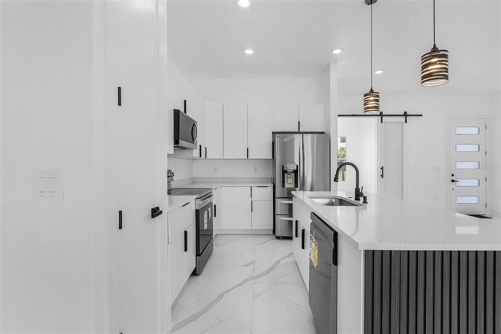 En Venta: $360,000 (4 camas, 2 baños, 1813 Pies cuadrados)