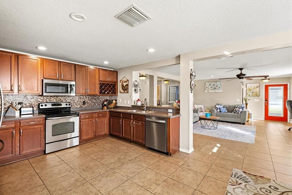 En Venta: $409,900 (3 camas, 2 baños, 1844 Pies cuadrados)