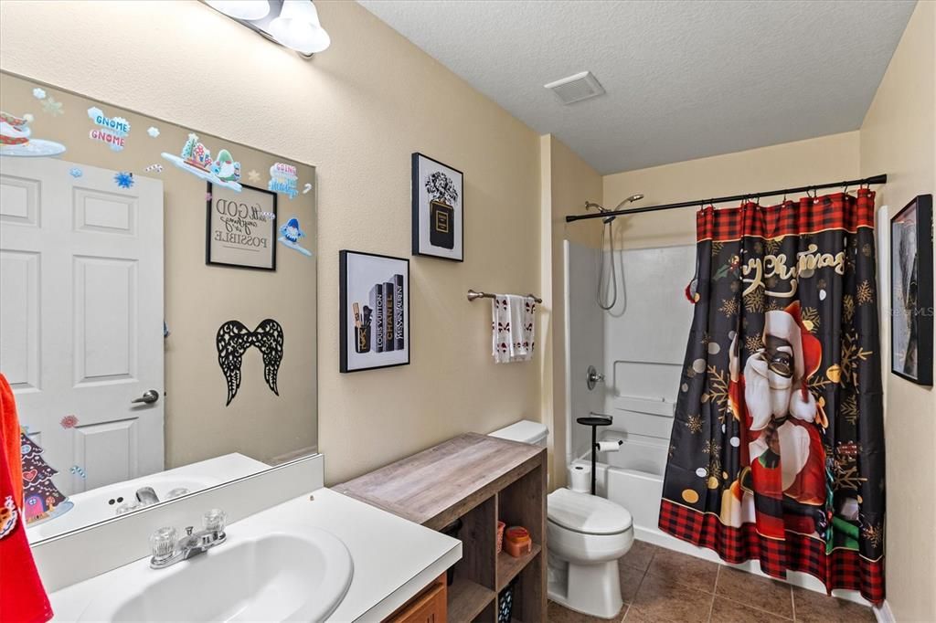 En Venta: $409,900 (3 camas, 2 baños, 1844 Pies cuadrados)