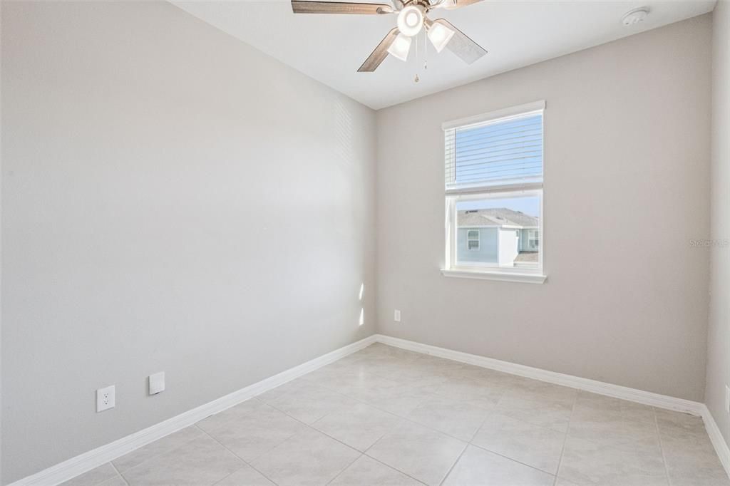 En Venta: $650,000 (5 camas, 4 baños, 2500 Pies cuadrados)