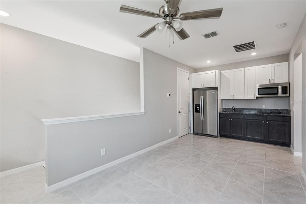 En Venta: $650,000 (5 camas, 4 baños, 2500 Pies cuadrados)