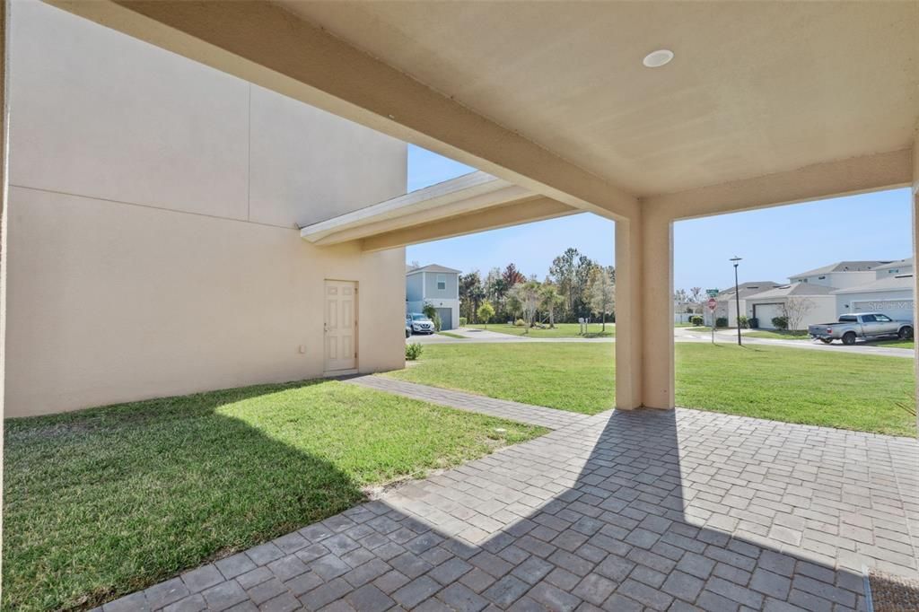 En Venta: $650,000 (5 camas, 4 baños, 2500 Pies cuadrados)