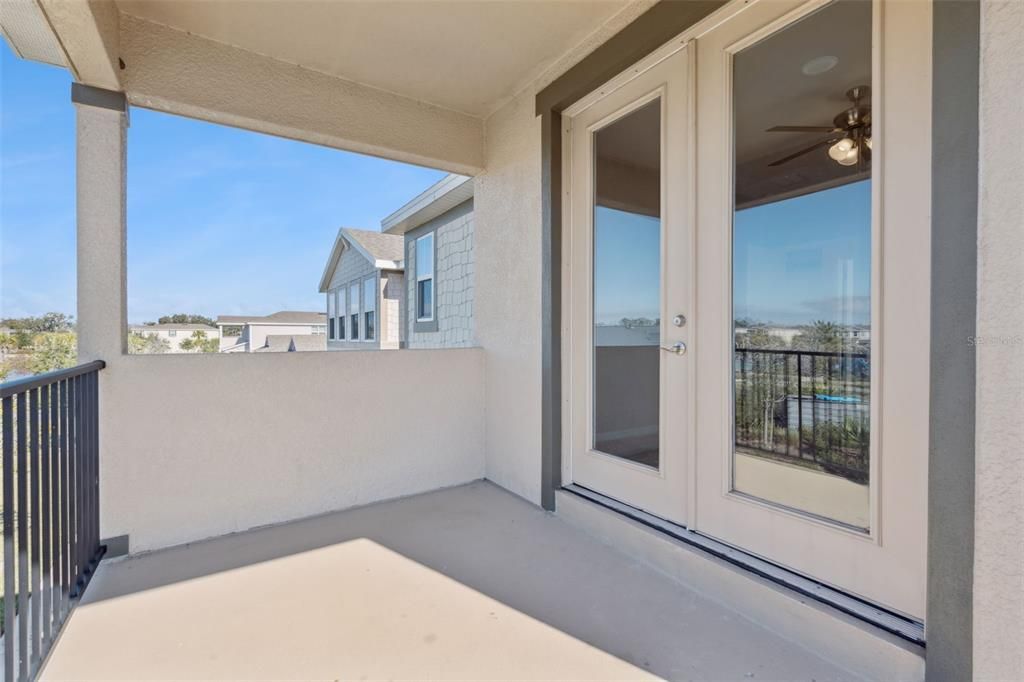 En Venta: $650,000 (5 camas, 4 baños, 2500 Pies cuadrados)