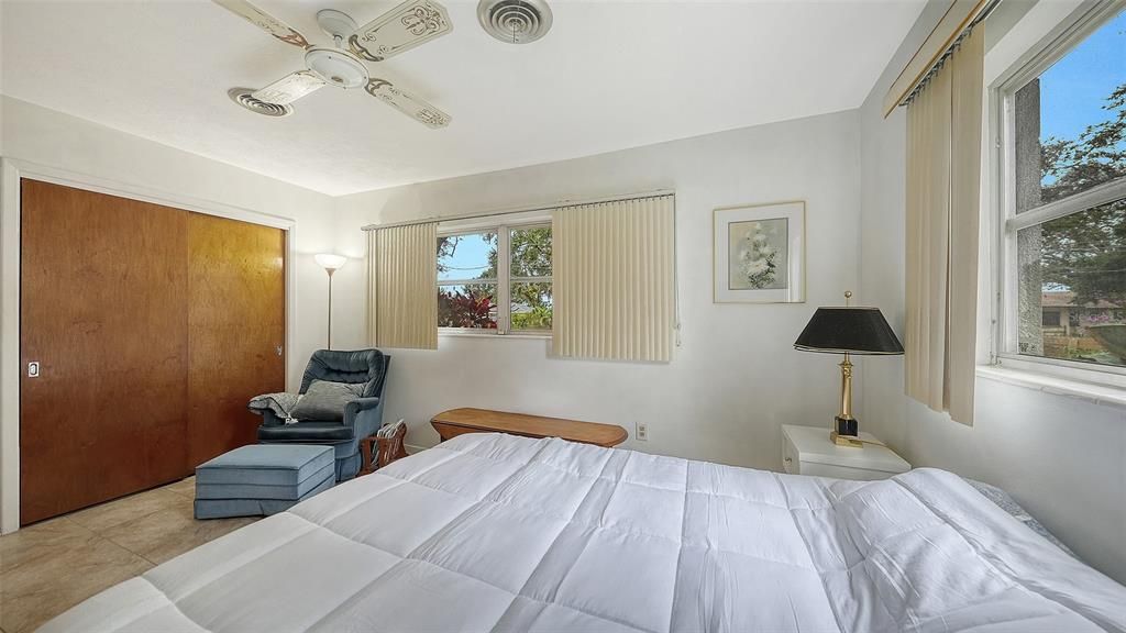 待售: $309,000 (3 贝兹, 1 浴室, 1250 平方英尺)