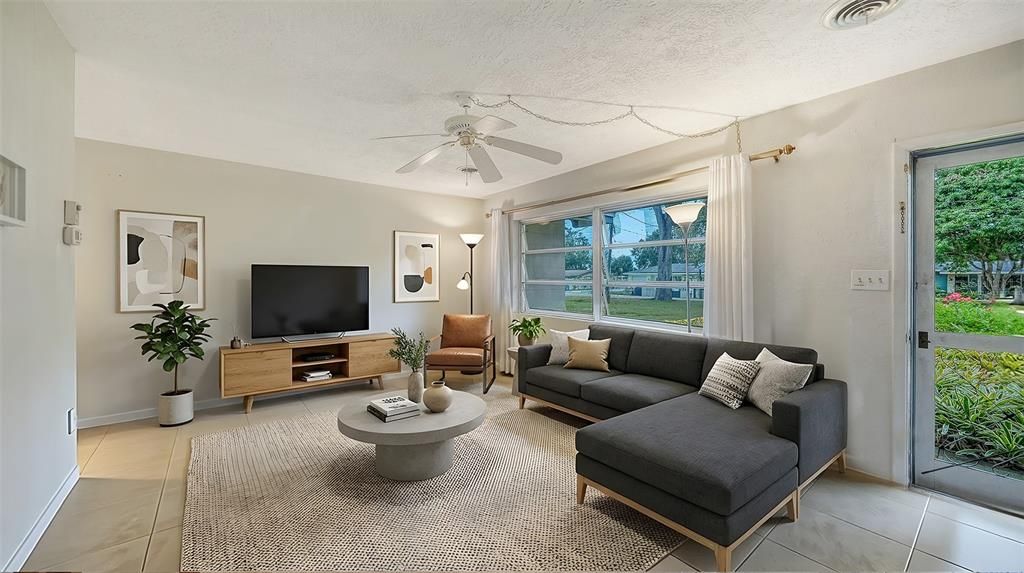 待售: $309,000 (3 贝兹, 1 浴室, 1250 平方英尺)