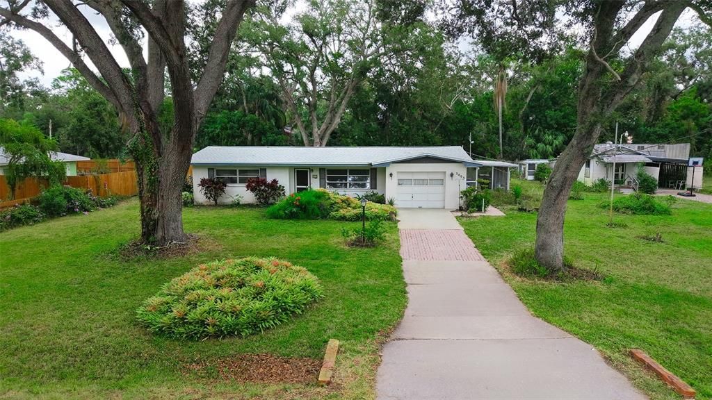 待售: $309,000 (3 贝兹, 1 浴室, 1250 平方英尺)