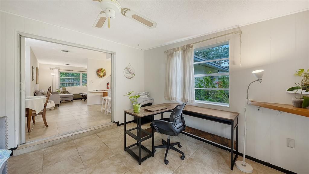 待售: $309,000 (3 贝兹, 1 浴室, 1250 平方英尺)