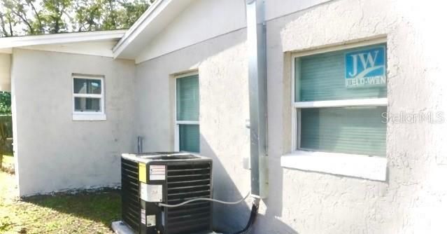 For Sale: $360,000 (4 beds, 2 baths, 1727 Square Feet)