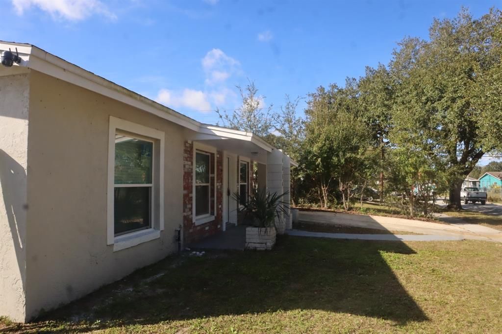 For Sale: $360,000 (4 beds, 2 baths, 1727 Square Feet)