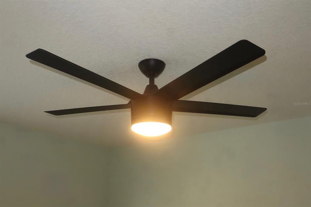 For Sale: $360,000 (4 beds, 2 baths, 1727 Square Feet)