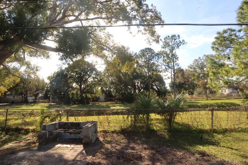 For Sale: $360,000 (4 beds, 2 baths, 1727 Square Feet)