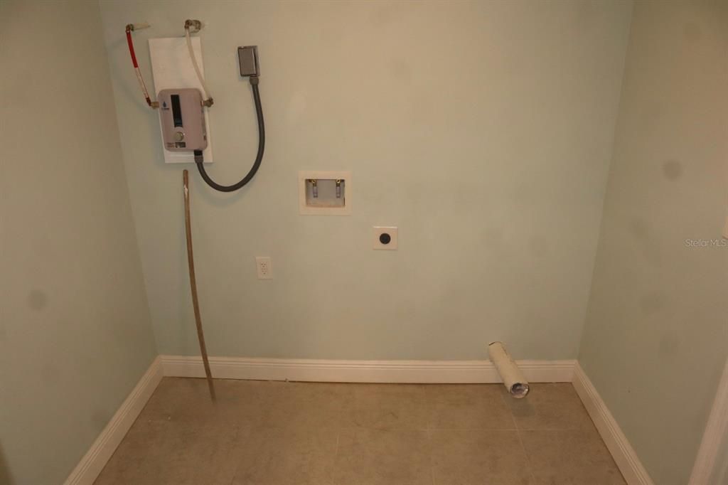 For Sale: $360,000 (4 beds, 2 baths, 1727 Square Feet)