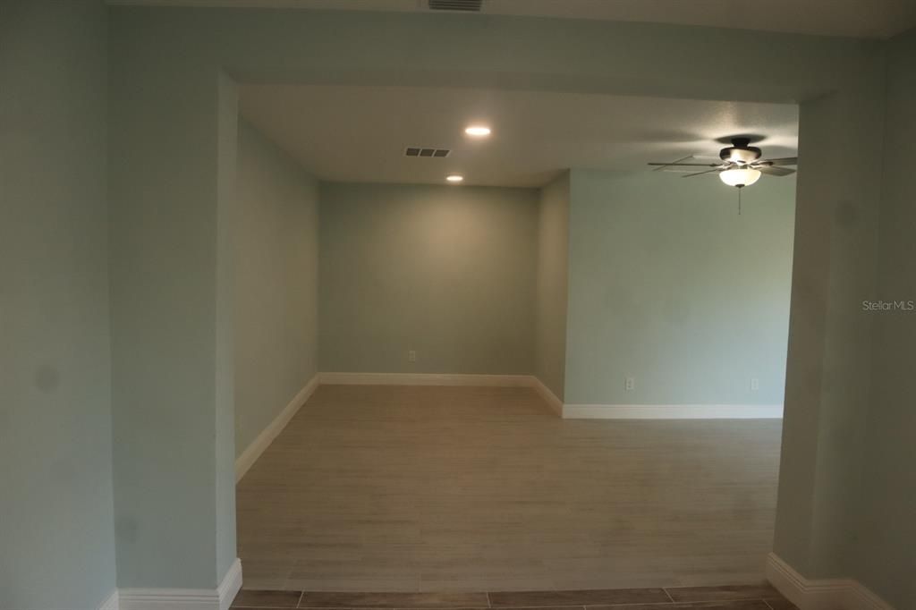 For Sale: $360,000 (4 beds, 2 baths, 1727 Square Feet)