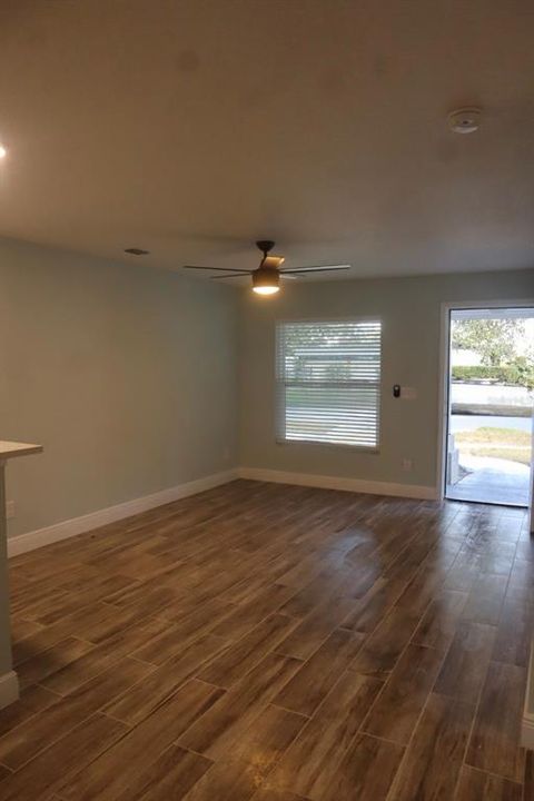 For Sale: $360,000 (4 beds, 2 baths, 1727 Square Feet)