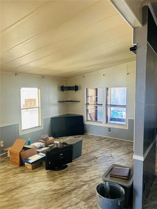 На продажу: $124,998 (2 спален, 2 ванн, 768 Квадратных фут)