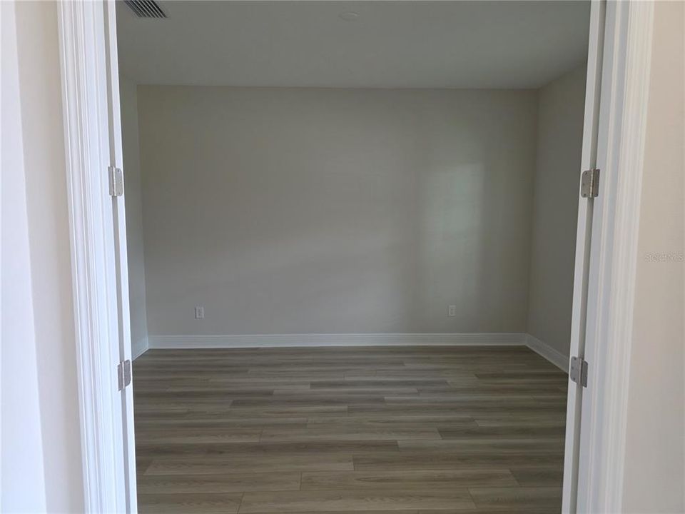 For Rent: $3,500 (5 beds, 4 baths, 3573 Square Feet)