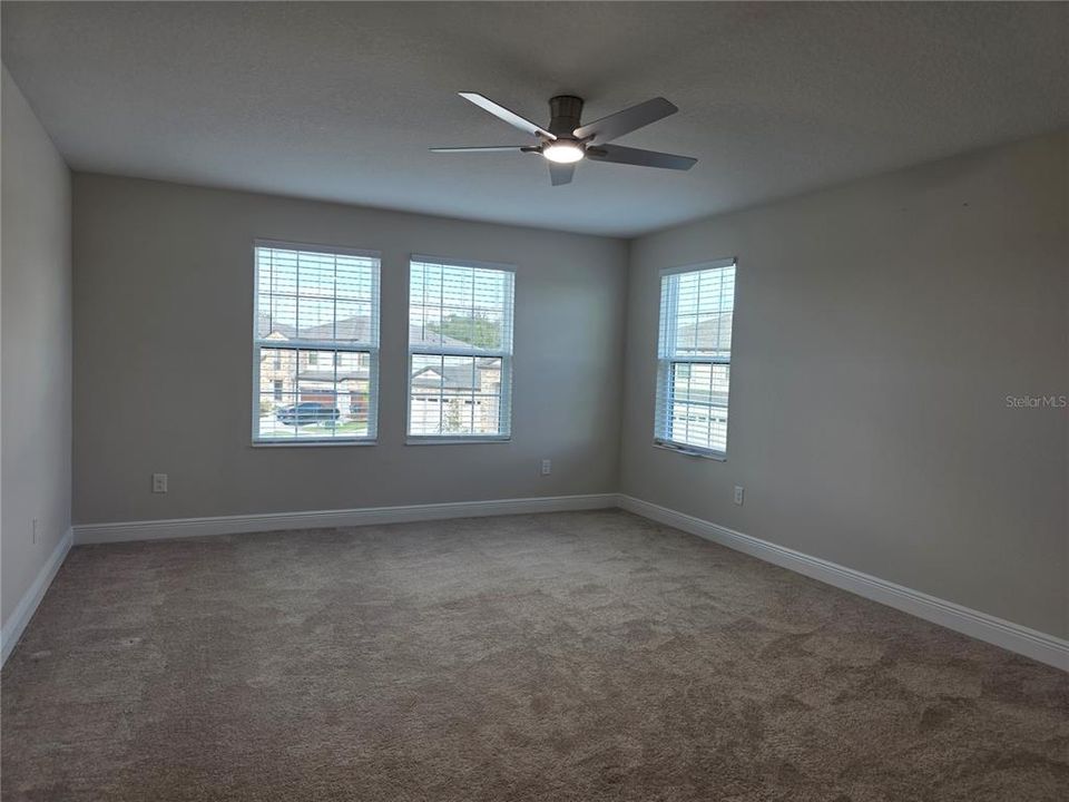 For Rent: $3,500 (5 beds, 4 baths, 3573 Square Feet)