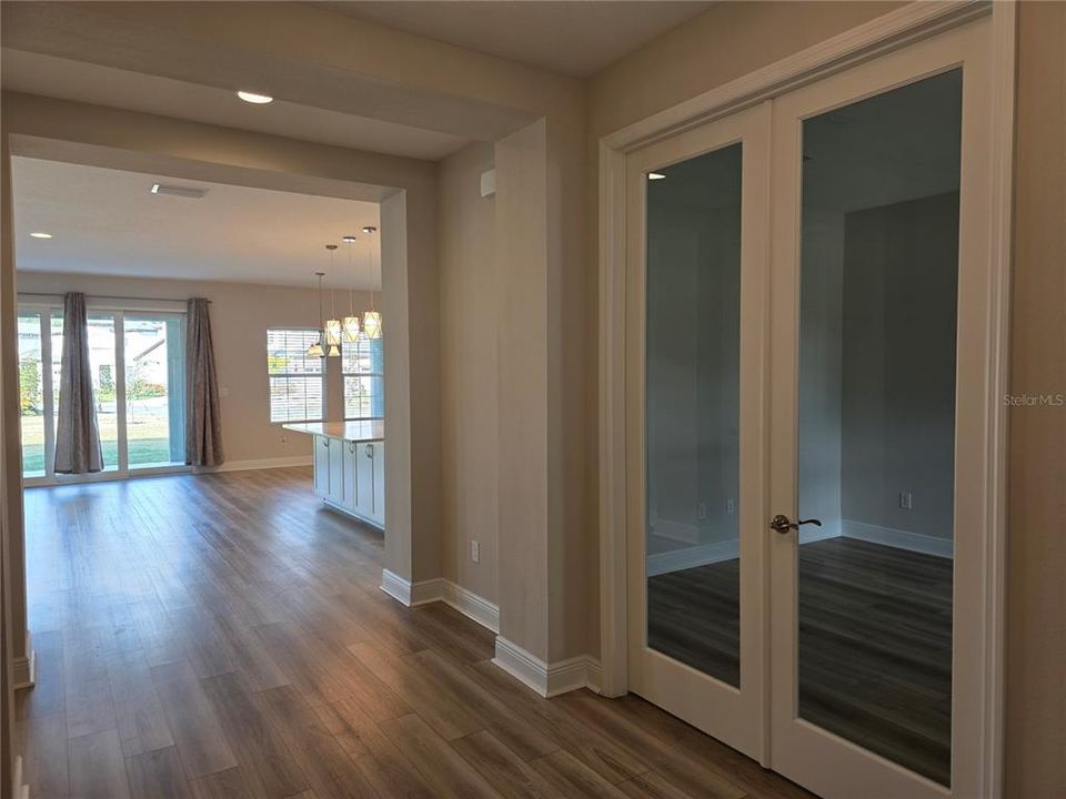 For Rent: $3,500 (5 beds, 4 baths, 3573 Square Feet)