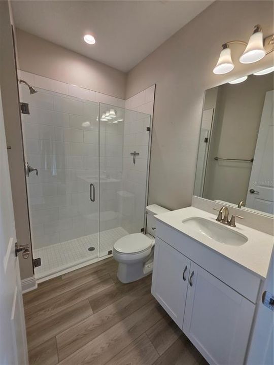 For Rent: $3,500 (5 beds, 4 baths, 3573 Square Feet)