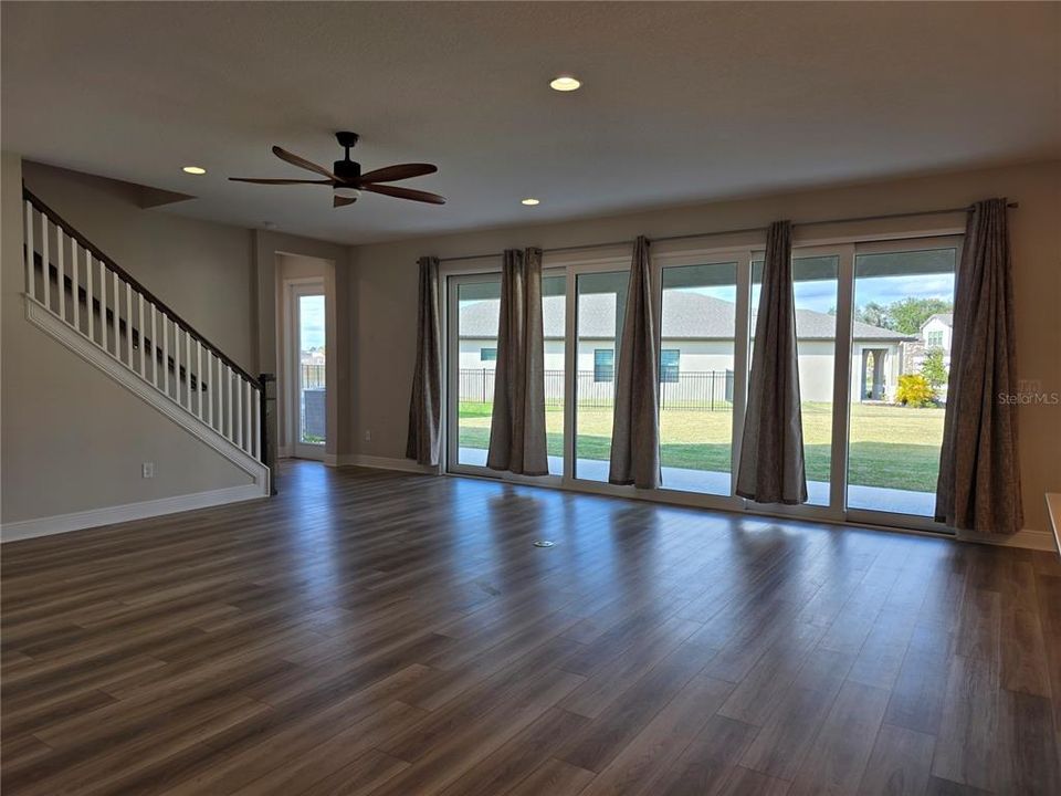 For Rent: $3,500 (5 beds, 4 baths, 3573 Square Feet)