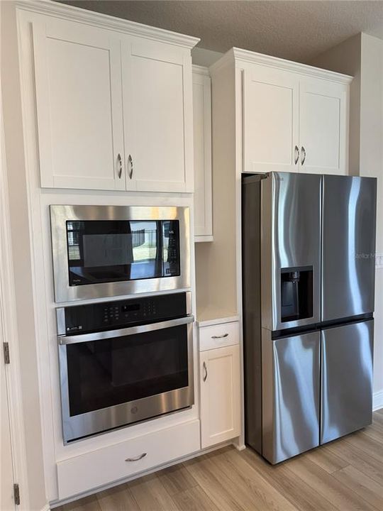 For Rent: $3,500 (5 beds, 4 baths, 3573 Square Feet)