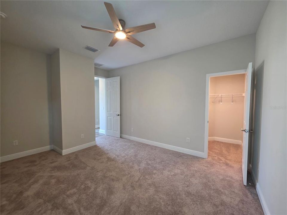 For Rent: $3,500 (5 beds, 4 baths, 3573 Square Feet)