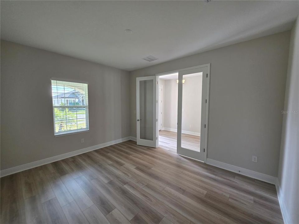 For Rent: $3,500 (5 beds, 4 baths, 3573 Square Feet)