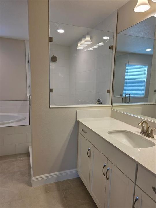 For Rent: $3,500 (5 beds, 4 baths, 3573 Square Feet)