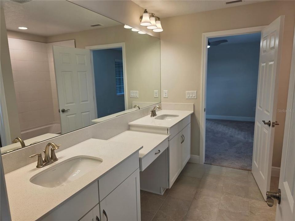 For Rent: $3,500 (5 beds, 4 baths, 3573 Square Feet)