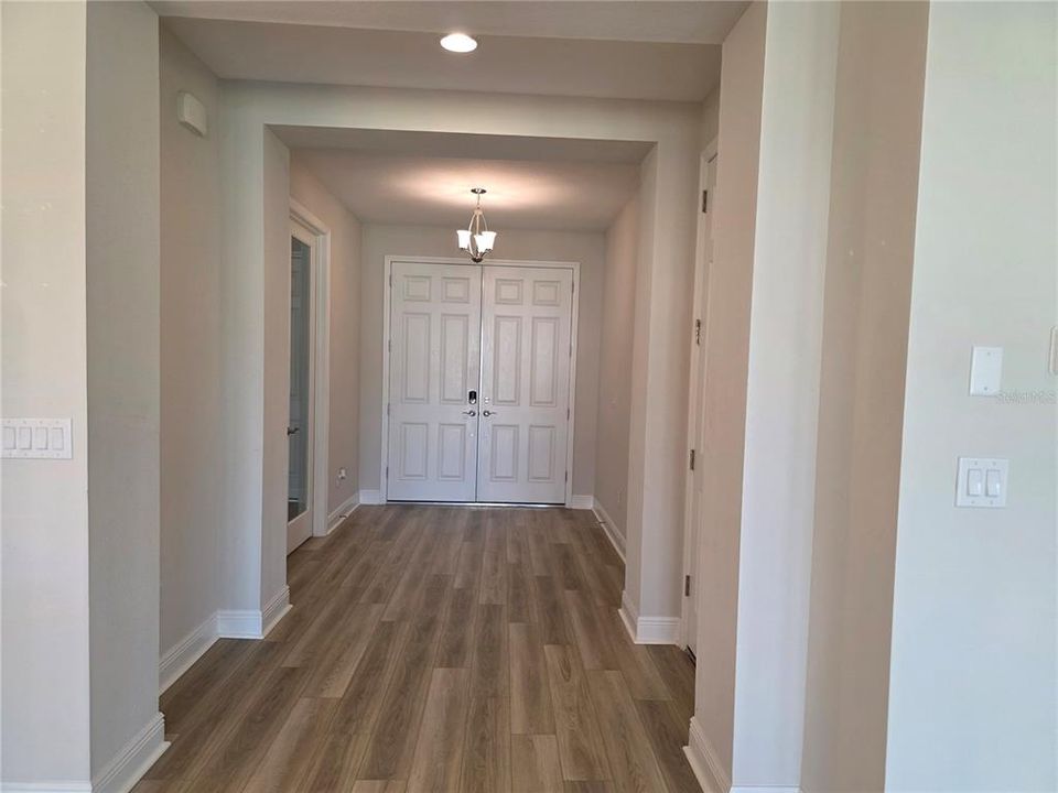 For Rent: $3,500 (5 beds, 4 baths, 3573 Square Feet)