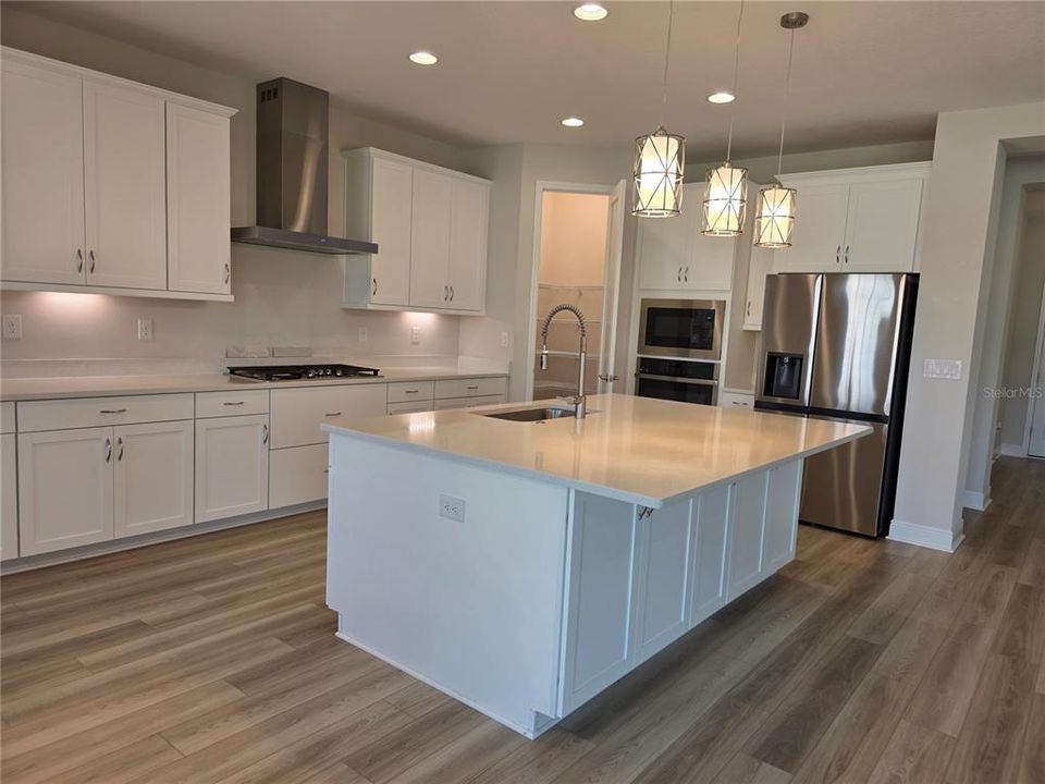 For Rent: $3,500 (5 beds, 4 baths, 3573 Square Feet)