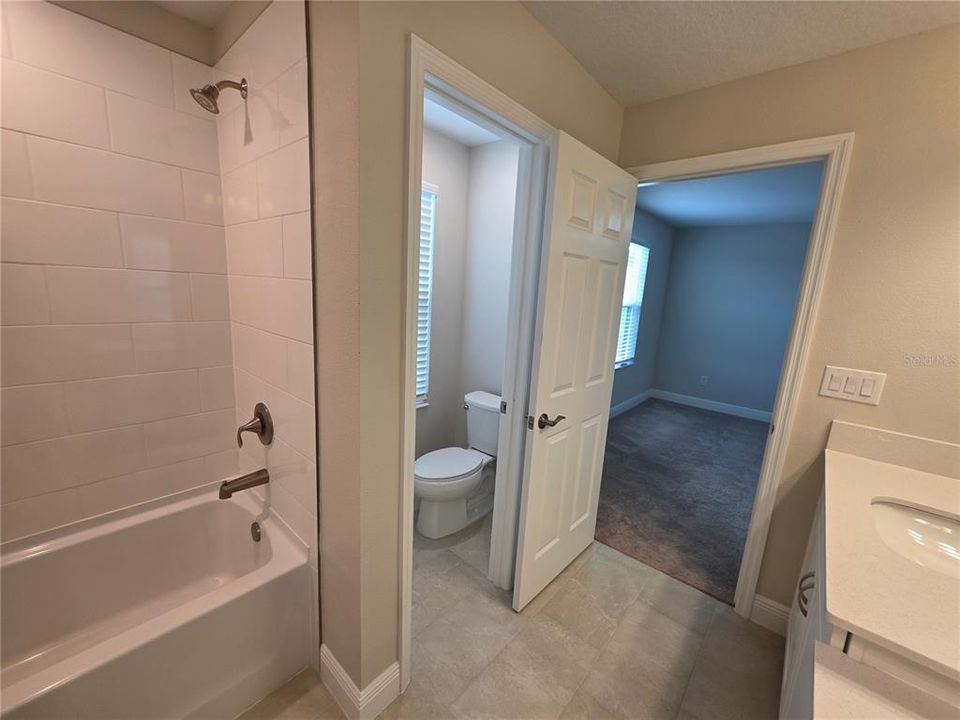 For Rent: $3,500 (5 beds, 4 baths, 3573 Square Feet)