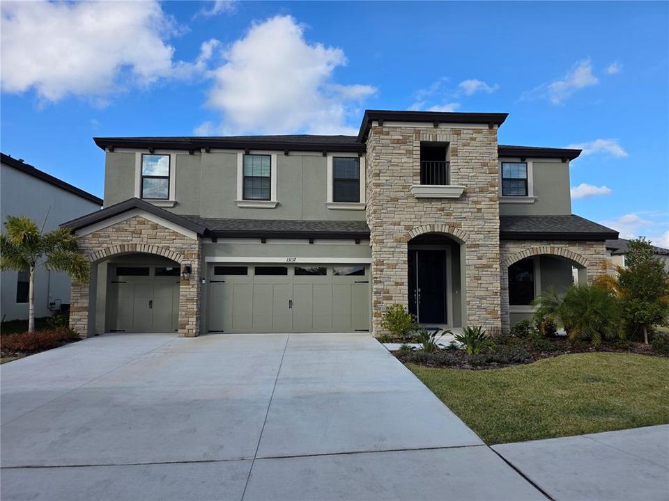 For Rent: $3,500 (5 beds, 4 baths, 3573 Square Feet)